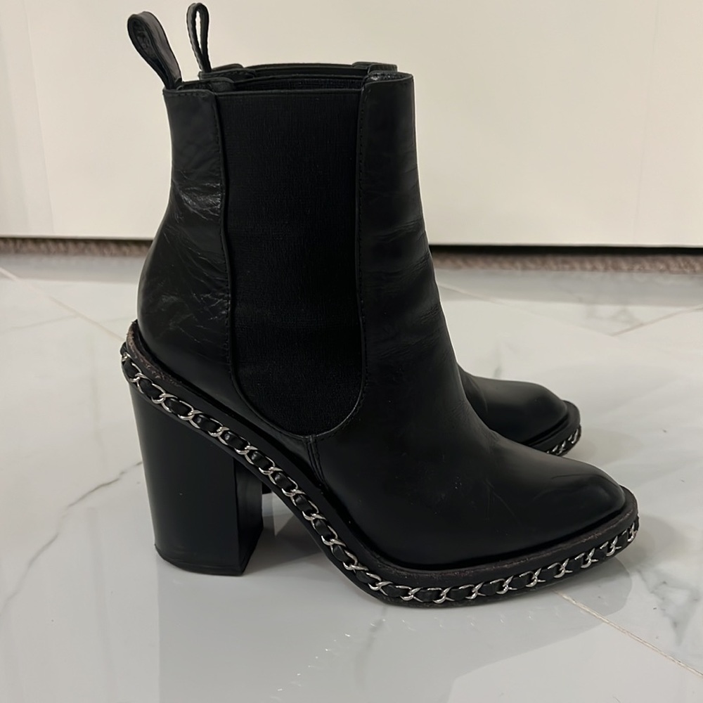 Chanel silver-tone chain black leather boots 36.5 - Picture 4 of 6